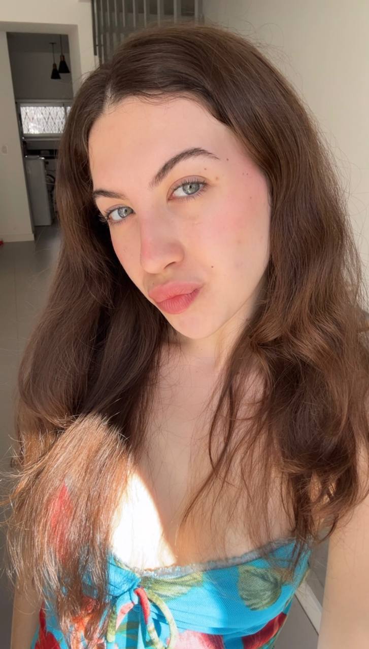 Nude girl Amber in Yiwu