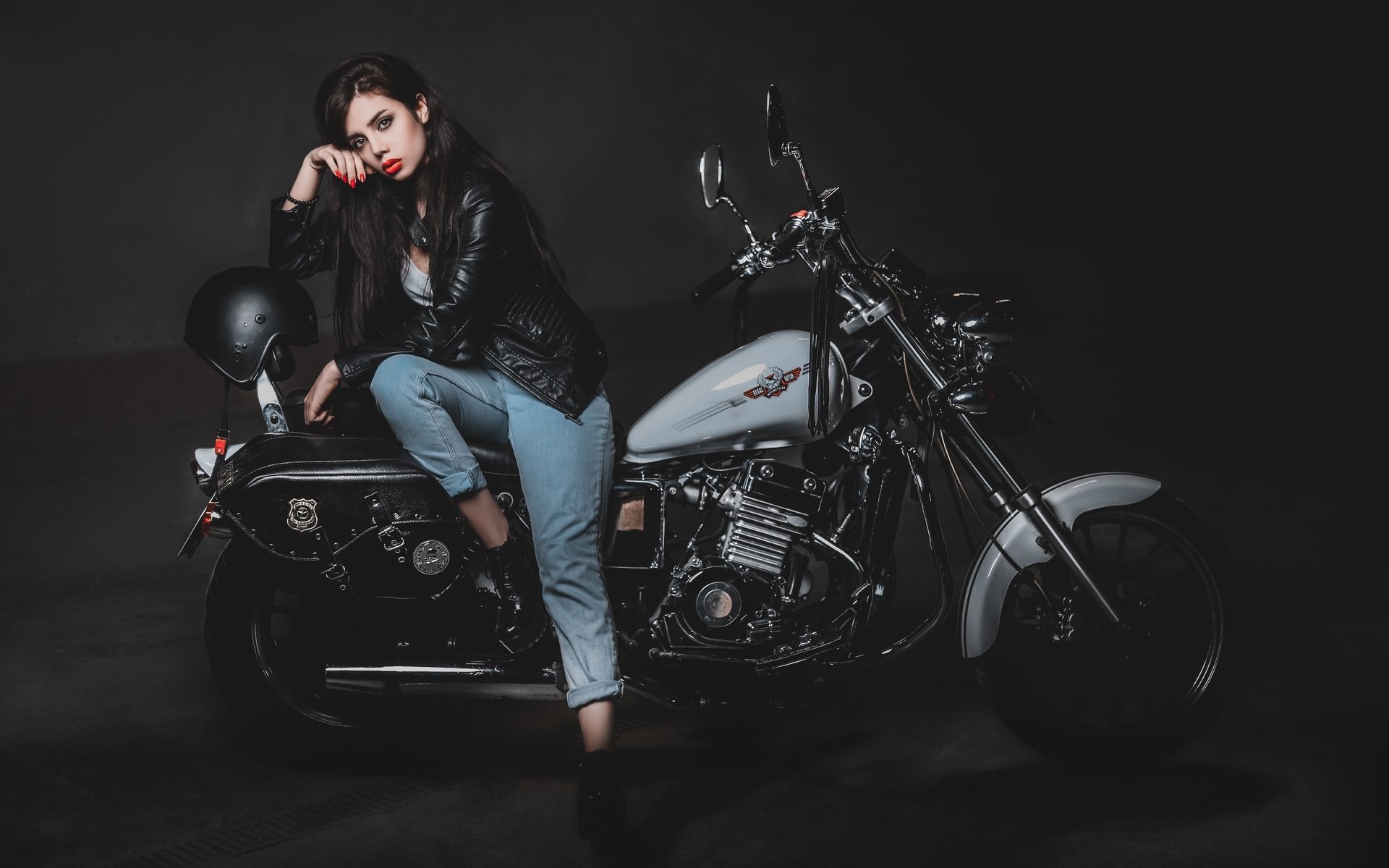 Biker girls: style and drive in Yiwu