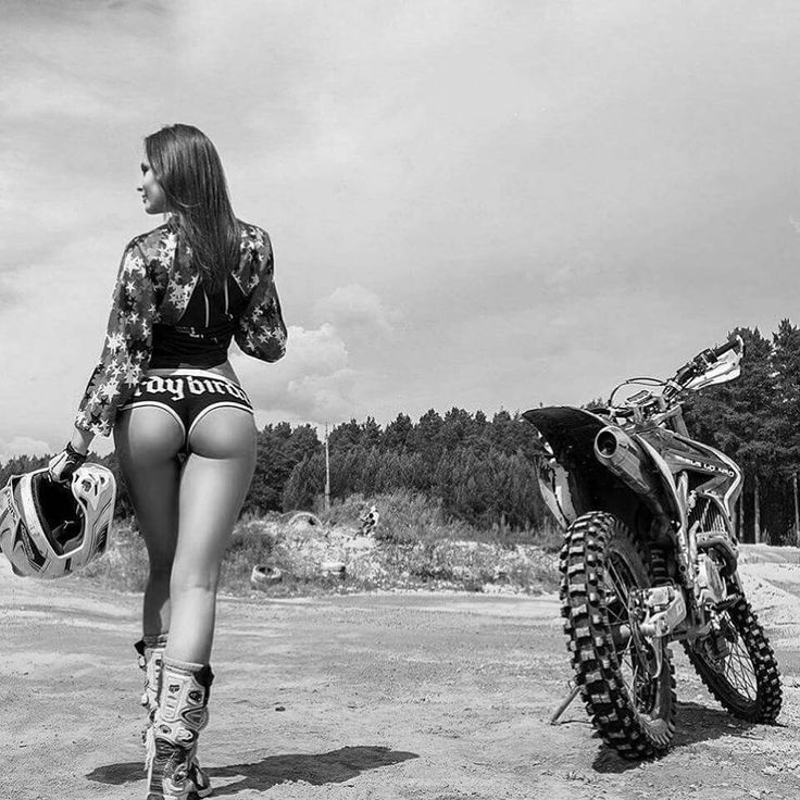 Beautiful girls and motorcycles in Yiwu