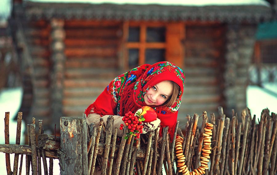 Sexy girl Women in Slavic costumes in Yiwu