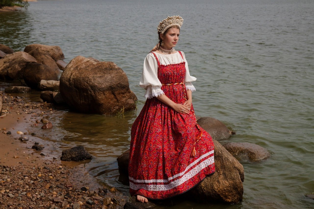 Women in Slavic costumes in Yiwu