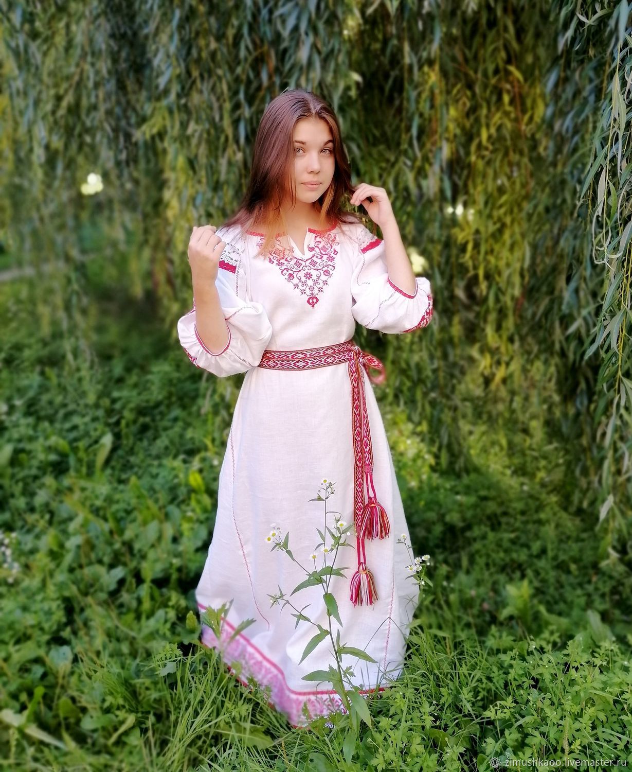 Girl Girls in Slavic costumes in Yiwu