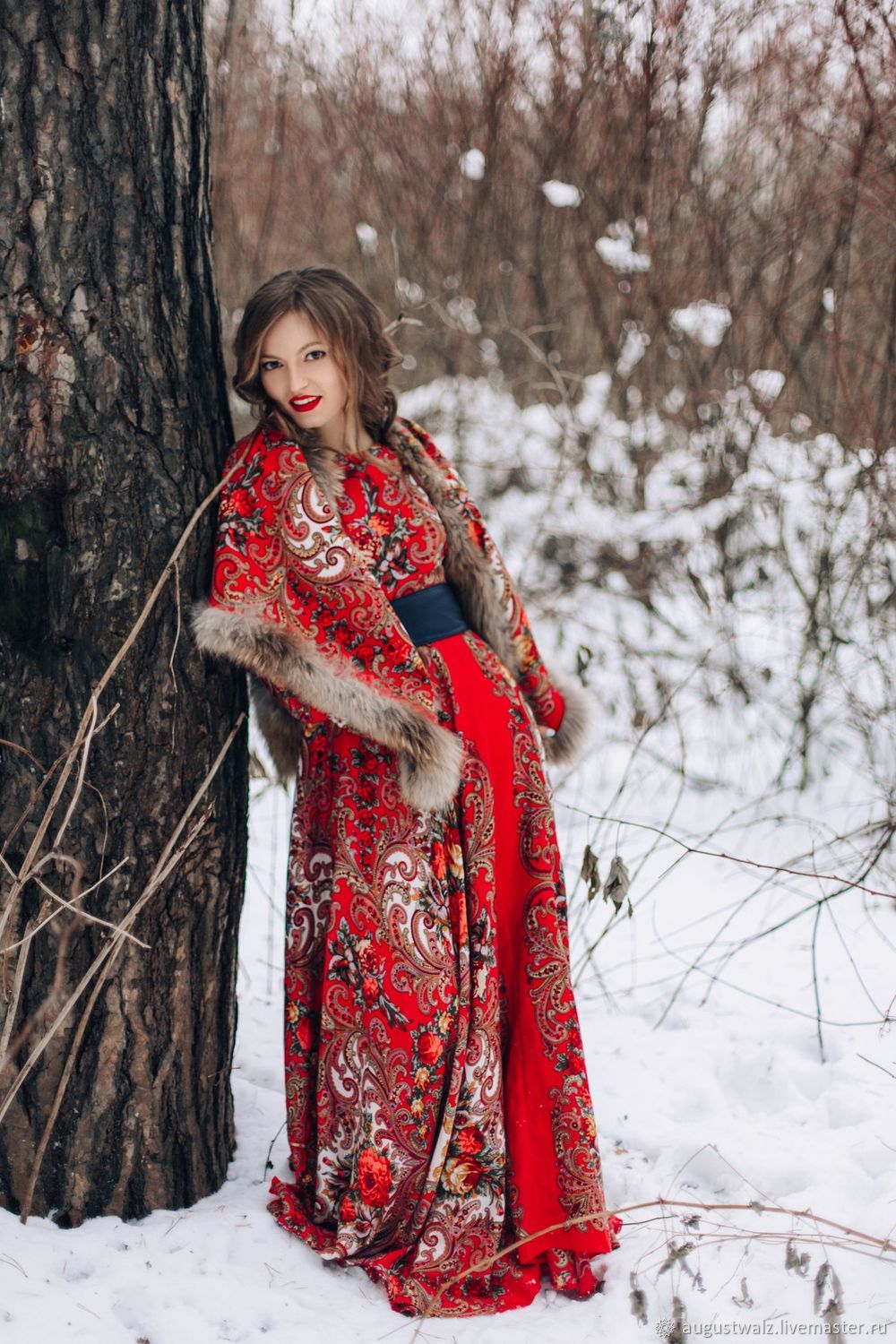Photo Girls in Slavic costumes in Yiwu